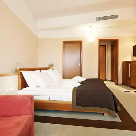 Livada Prestige - Terme 3000 - Sava & מלון 5*