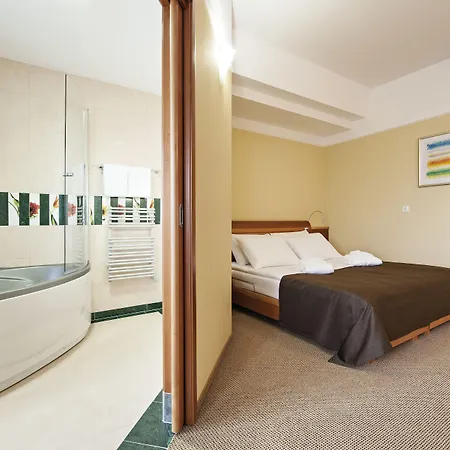 Livada Prestige - Terme 3000 - Sava & מלון